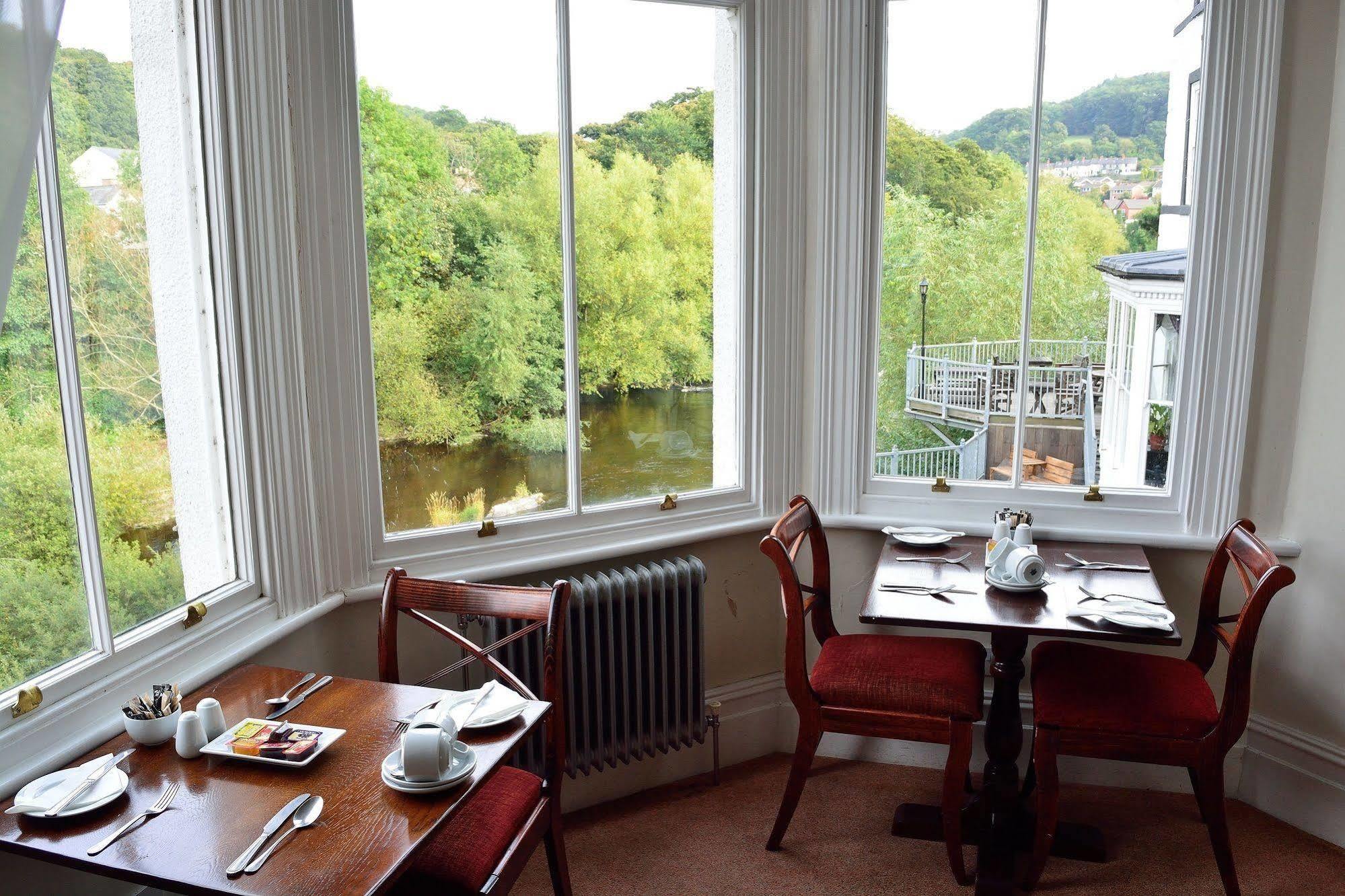 The Royal Hotel Llangollen Exterior foto