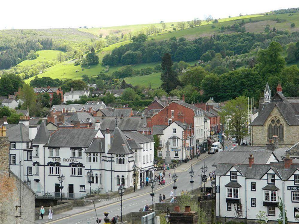 The Royal Hotel Llangollen Exterior foto